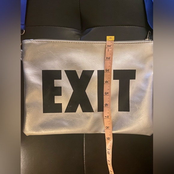 Stylist statement bag with detachable blue strap - Picture 2 of 6